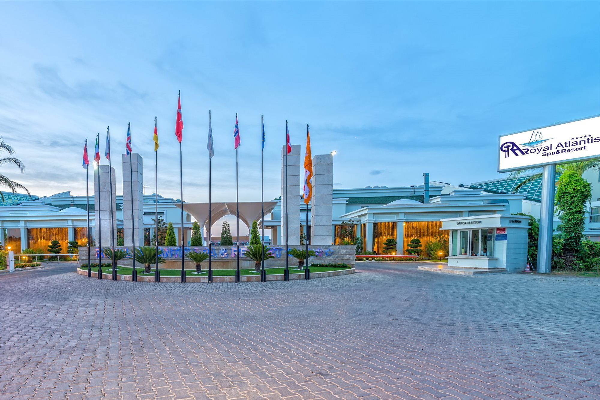 Royal Atlantis Spa & Resort Side Exterior photo